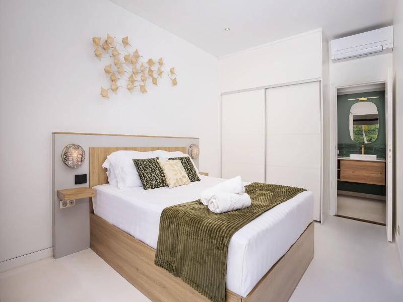 Cook's Bay Hotel And Suites image