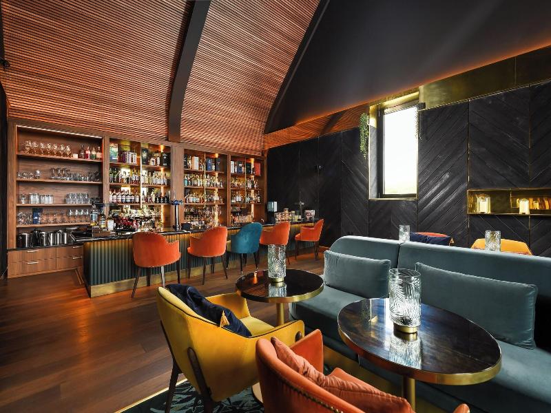 Bracken Hide Hotel image