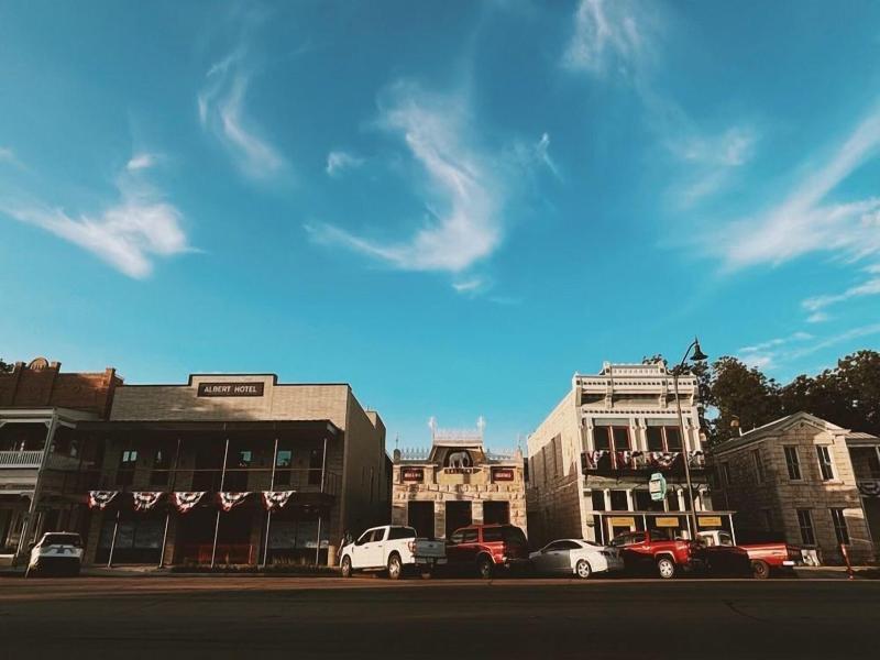 Albert Hotel