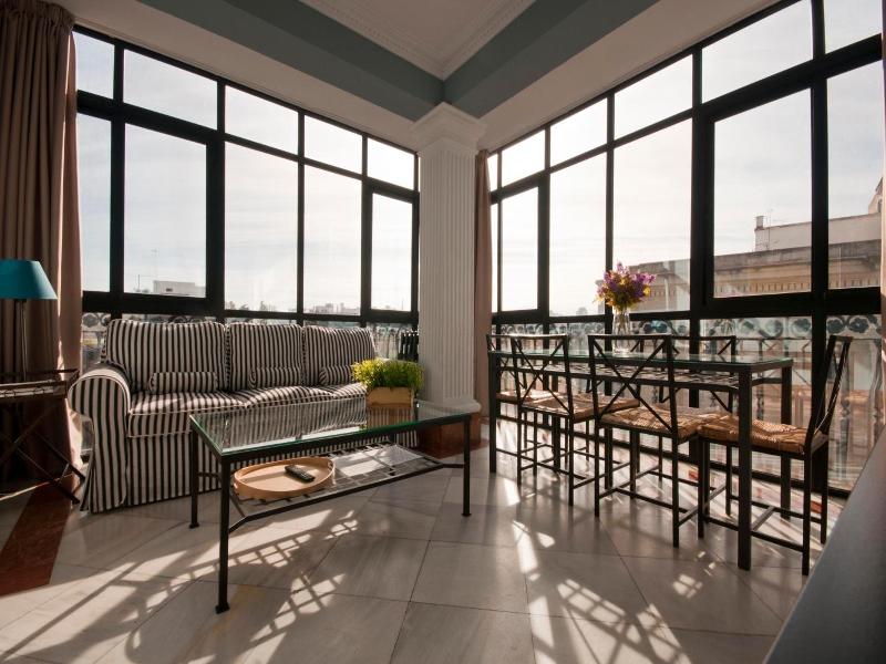 Apartamentos Avenida image
