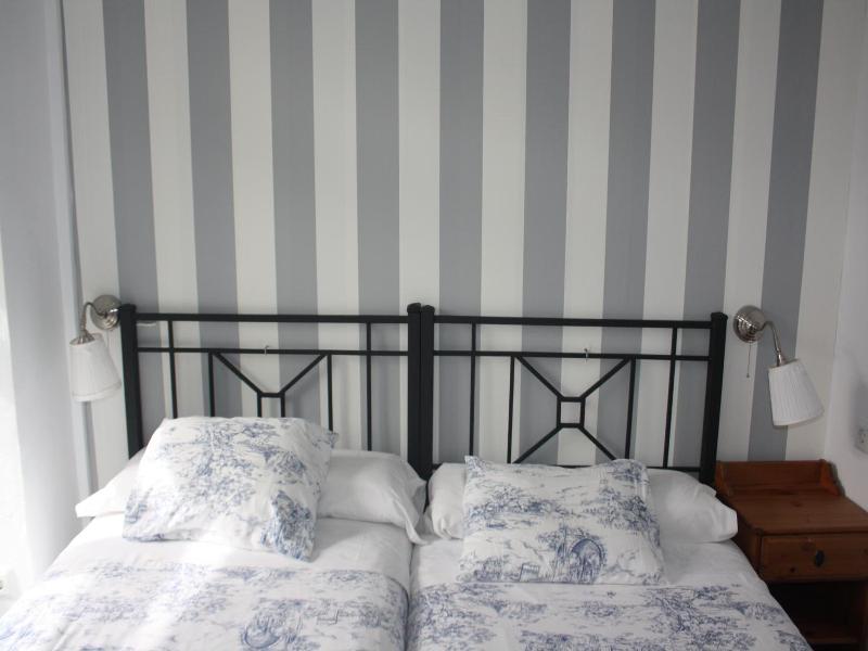 Apartamentos Avenida image