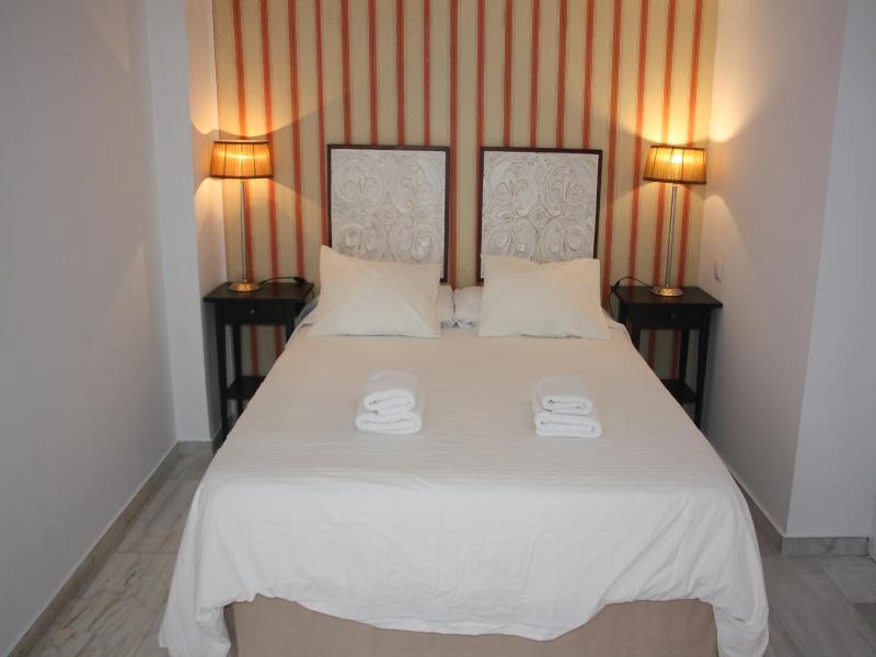 Apartamentos Avenida image