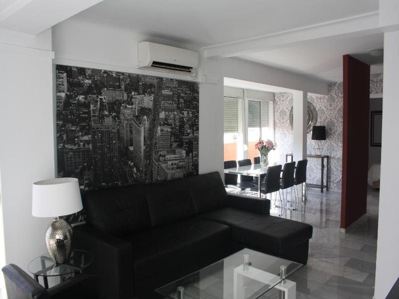 Apartamentos Avenida image