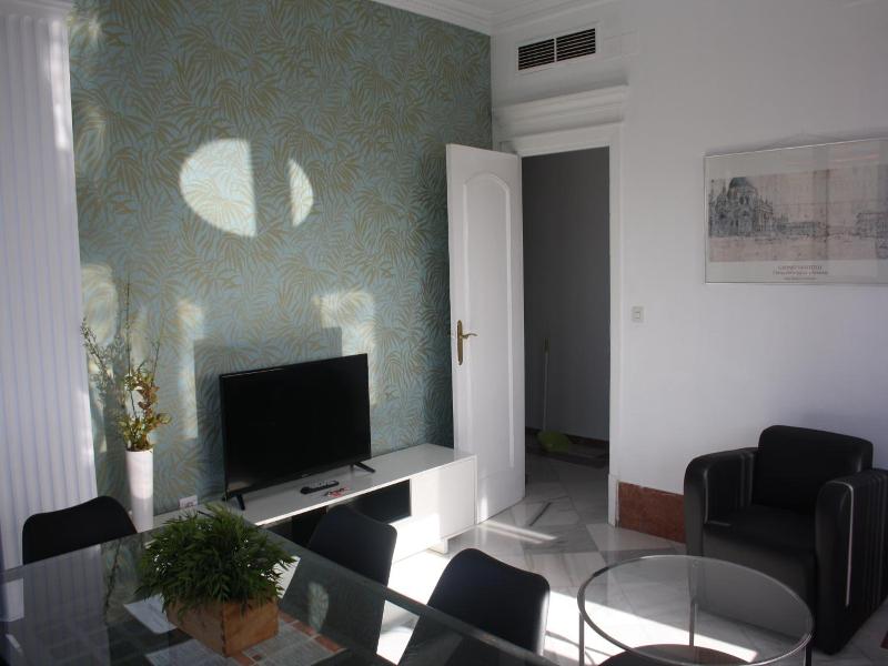 Apartamentos Avenida image