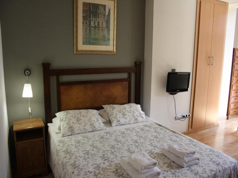 Apartamentos Avenida image