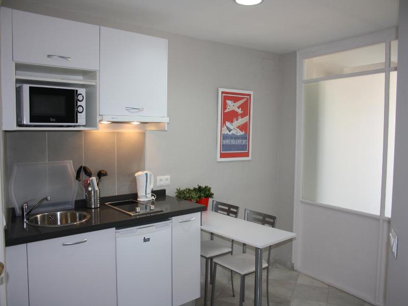Apartamentos Avenida image