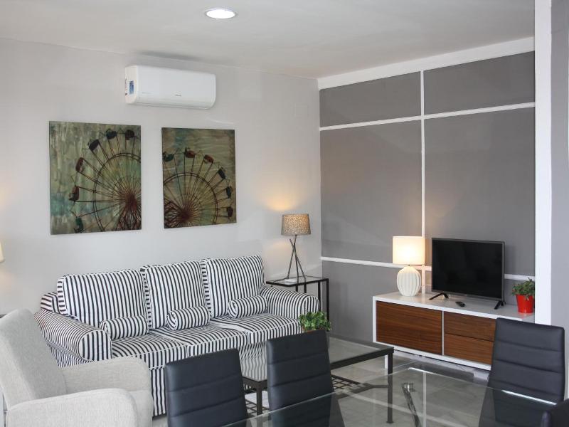 Apartamentos Avenida image