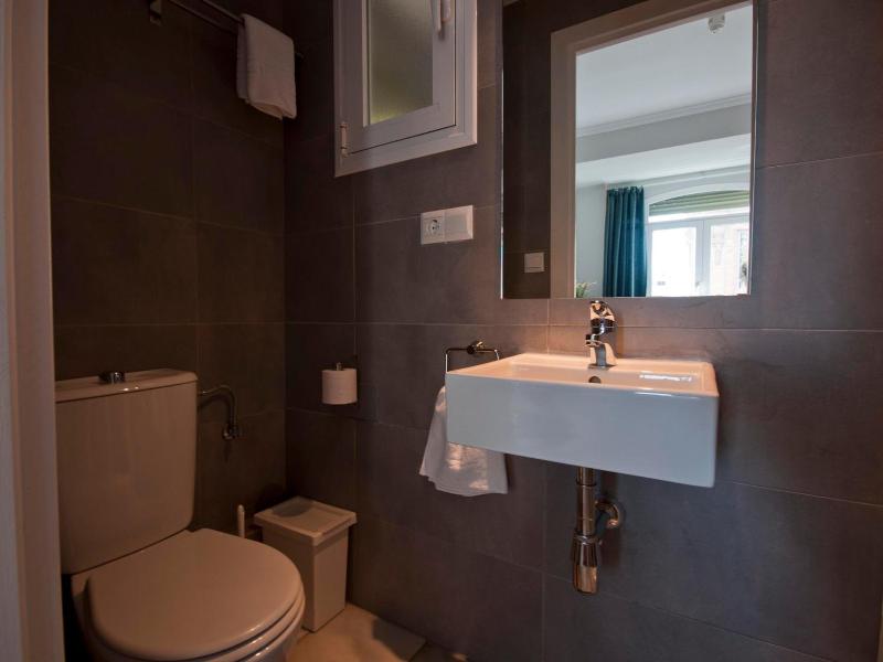 Apartamentos Avenida image