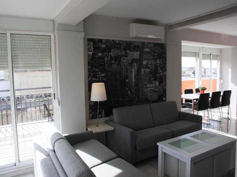 Apartamentos Avenida image