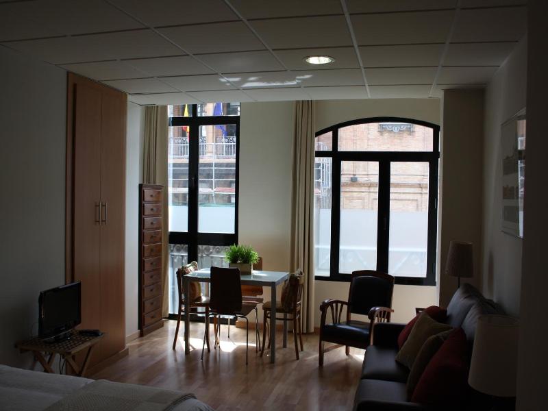 Apartamentos Avenida image