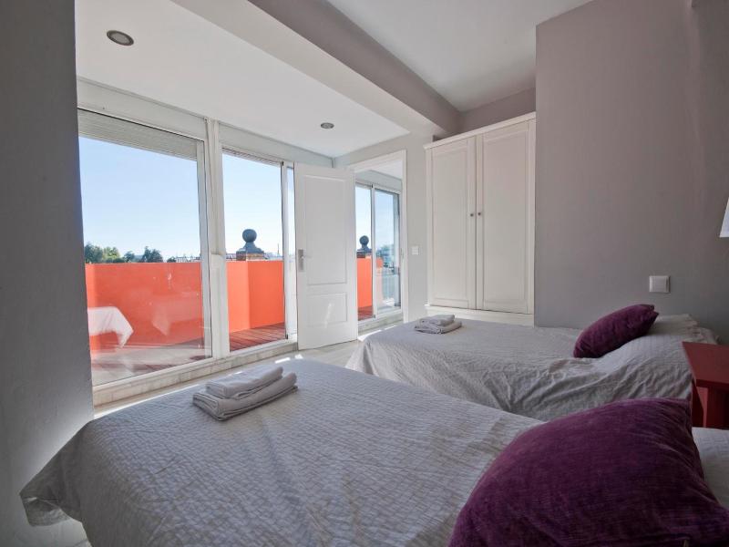 Apartamentos Avenida image