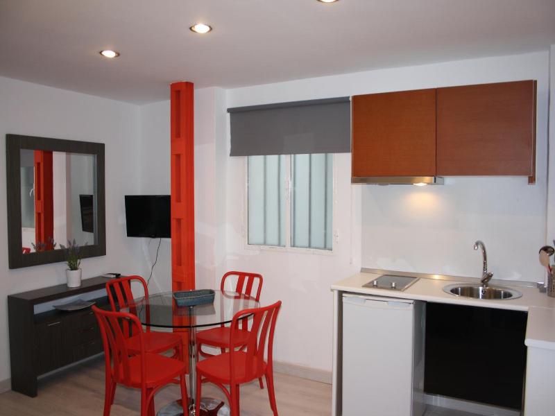 Apartamentos Avenida image