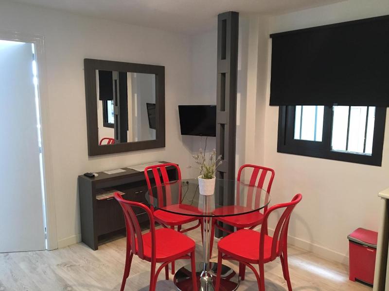 Apartamentos Avenida image