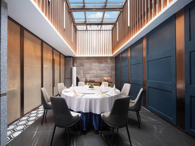 Imperial Traders Elong Hotel image