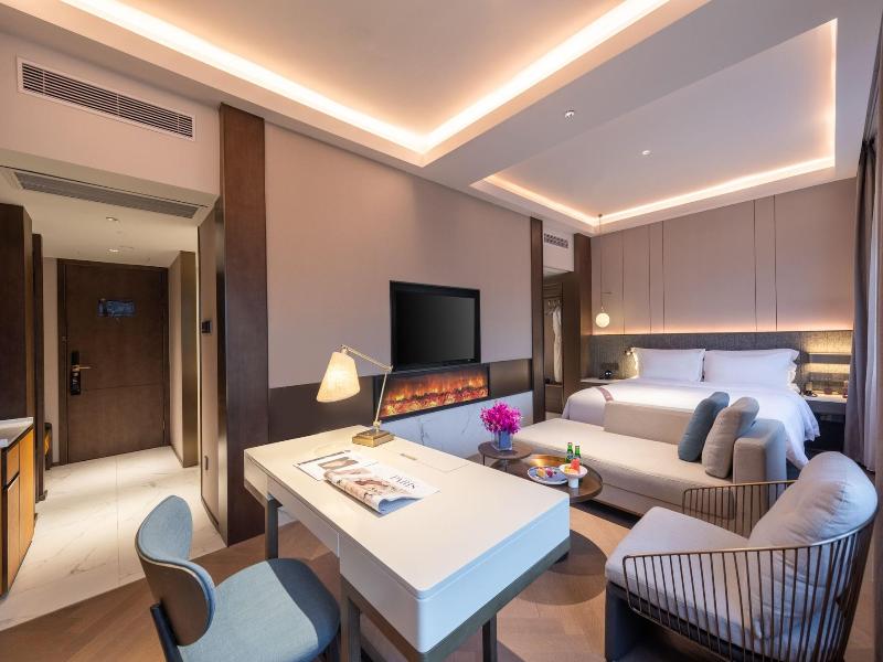 Imperial Traders Elong Hotel image