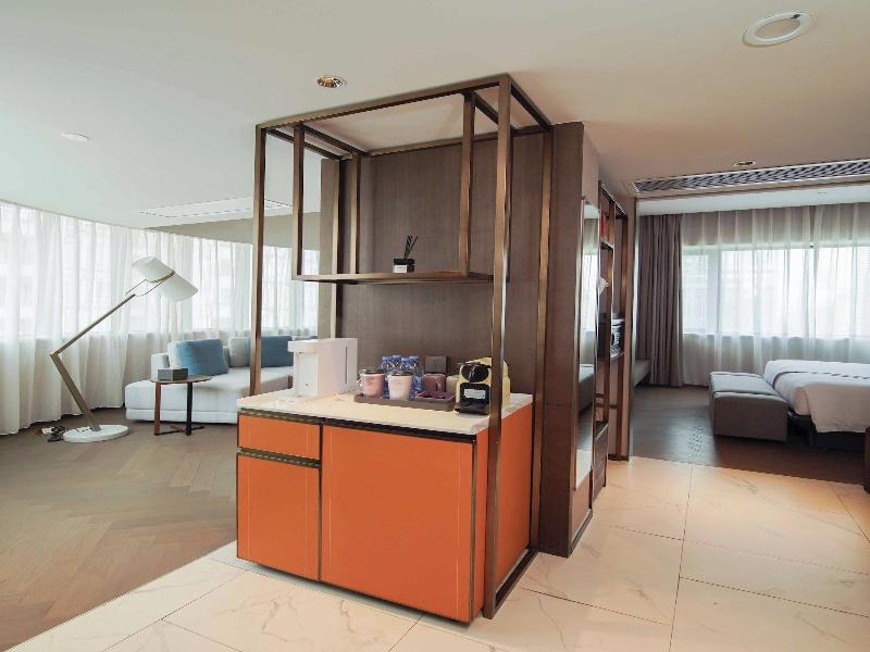 Imperial Traders Elong Hotel image