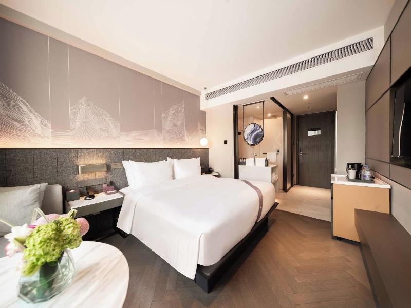 Imperial Traders Elong Hotel image