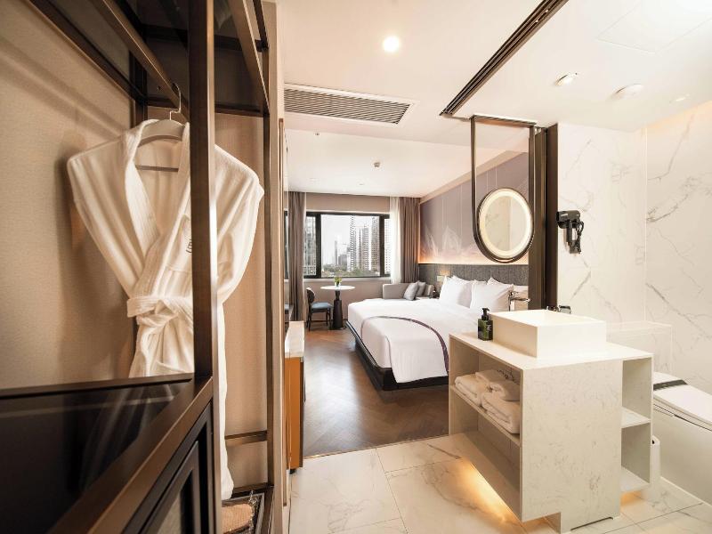 Imperial Traders Elong Hotel image