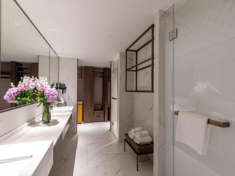 Imperial Traders Elong Hotel image
