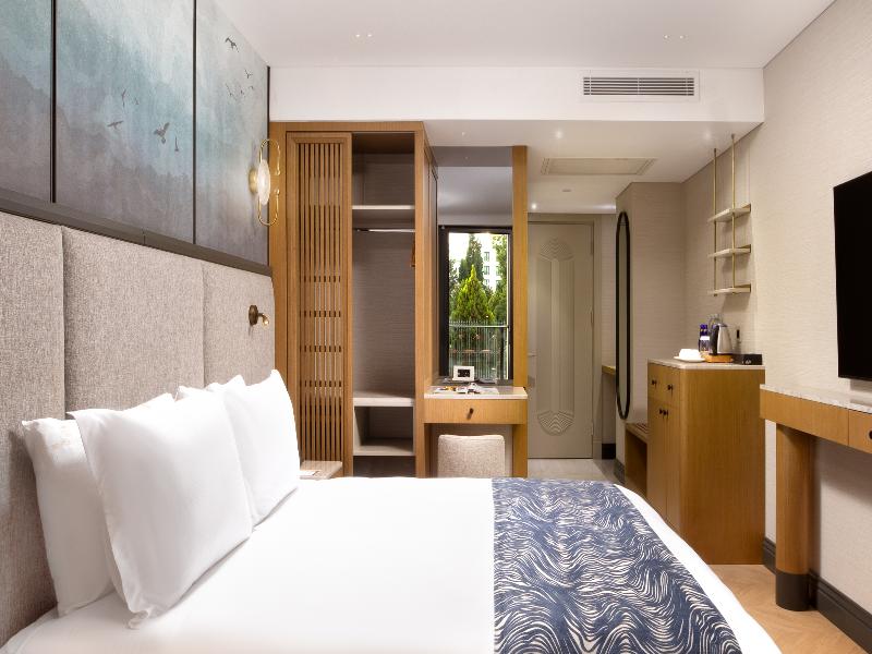 Bentley Hotel Old City image