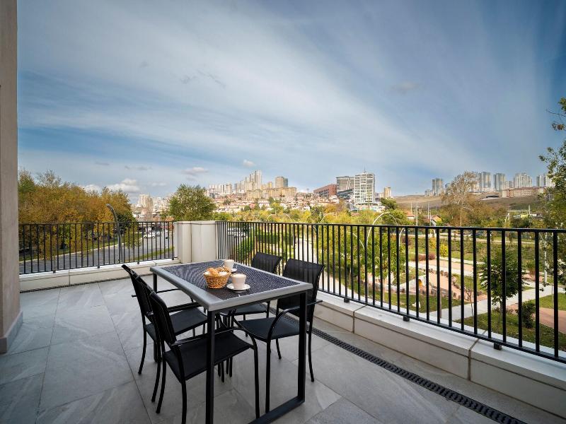 Rusel Park Residence image