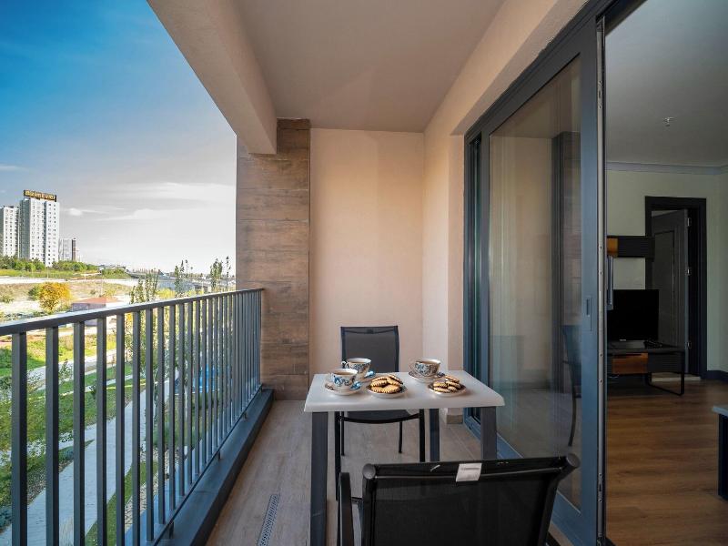 Rusel Park Residence image