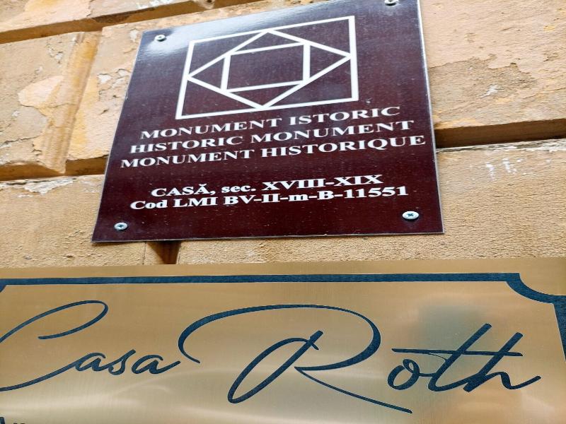 Casa Roth Apartments