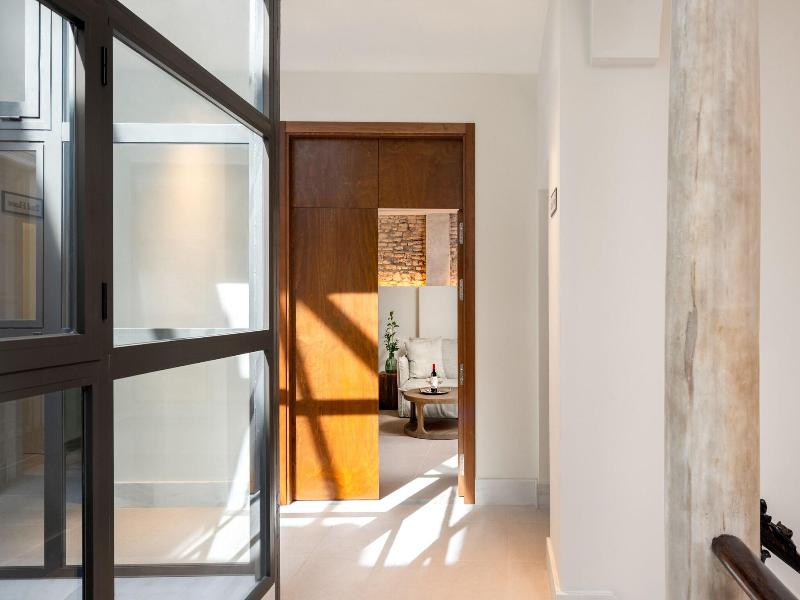 Coeo Fresca Roof Garden Signature Apartments image