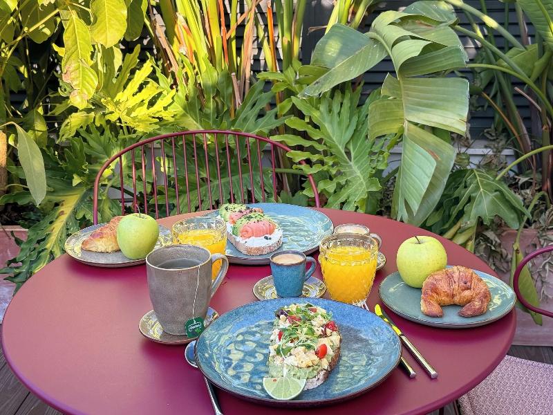 Coeo Fresca Roof Garden Signature Apartments image