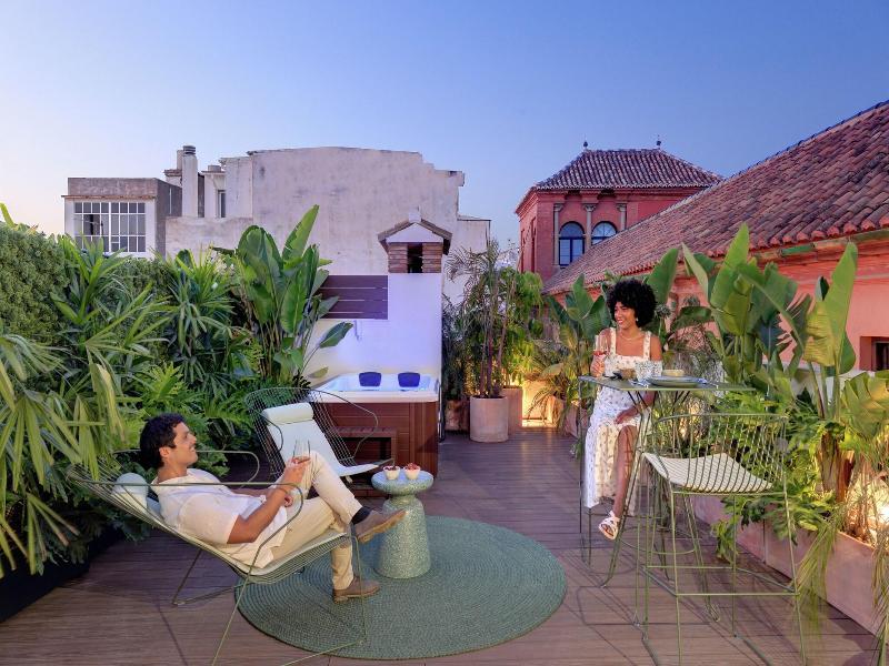 Coeo Fresca Roof Garden Signature Apartments image
