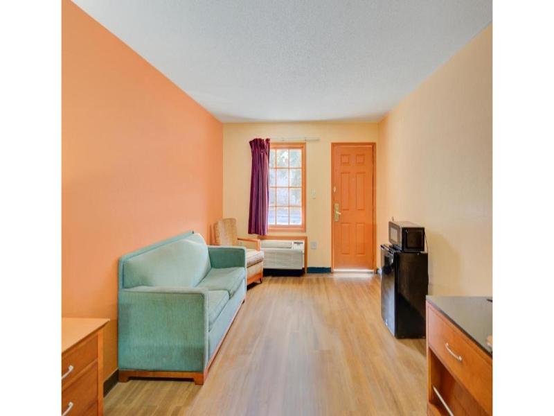 Hotel O Deluxe Inn Kingstree SC HWY 52