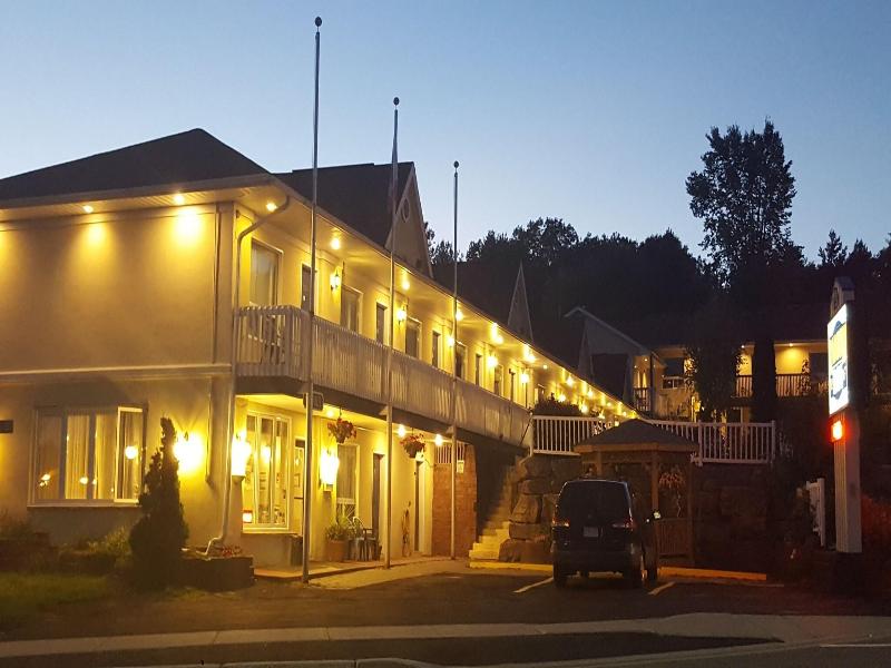 Rainbow Inn image