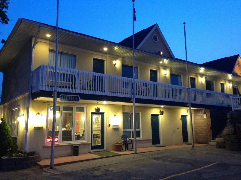 Rainbow Inn image