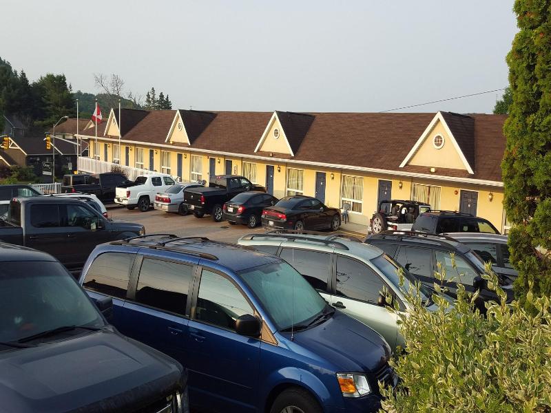 Rainbow Inn image