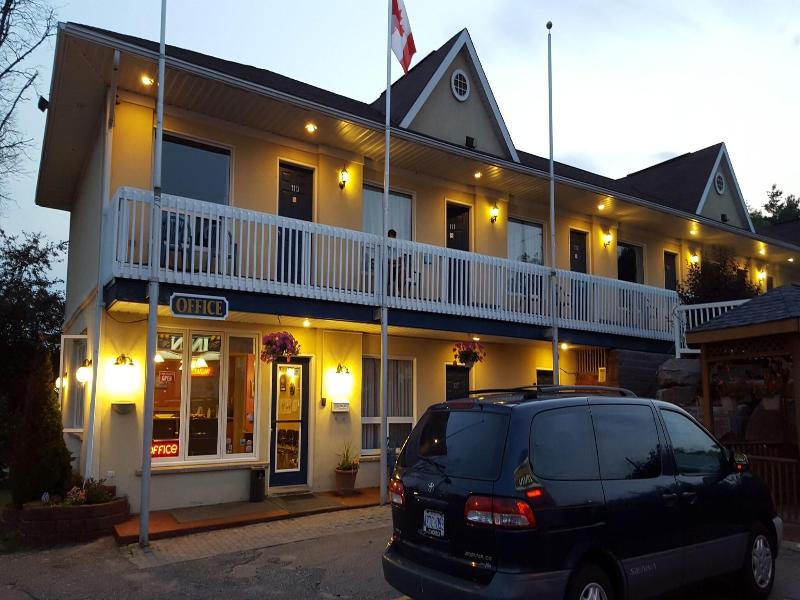 Rainbow Inn image