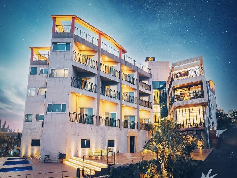 J View Hotel