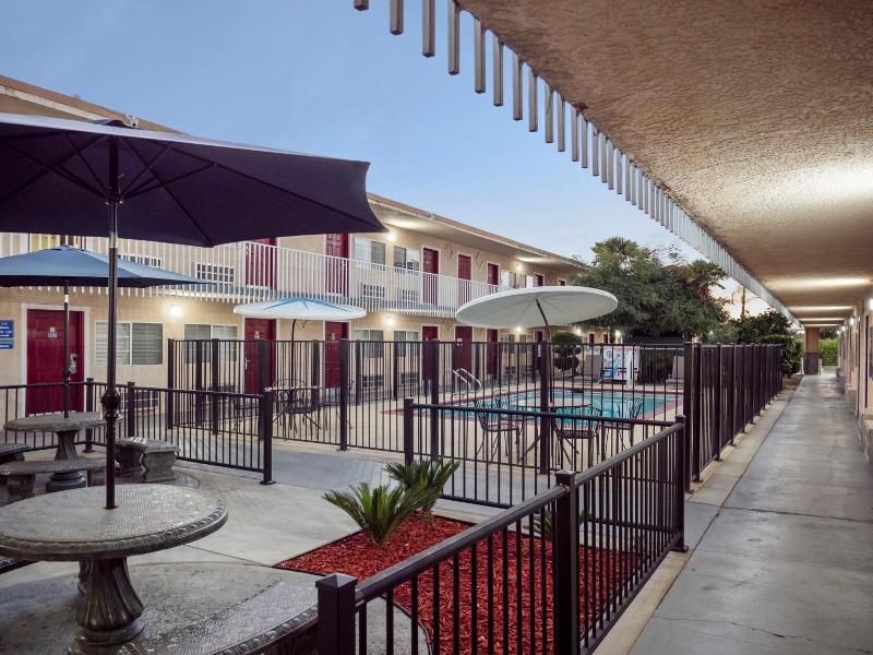Dream Inn image