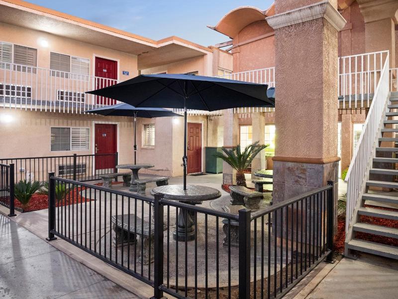 Dream Inn image
