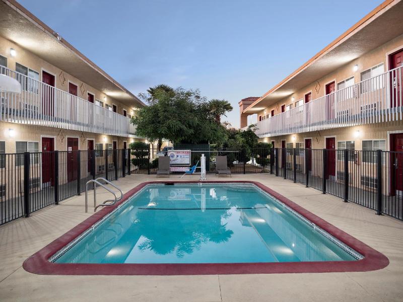 Dream Inn image