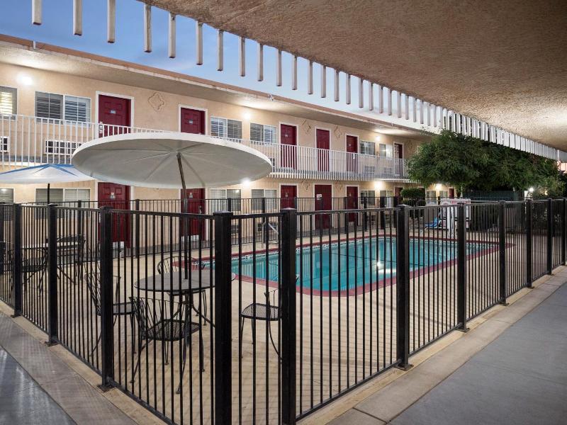 Dream Inn image