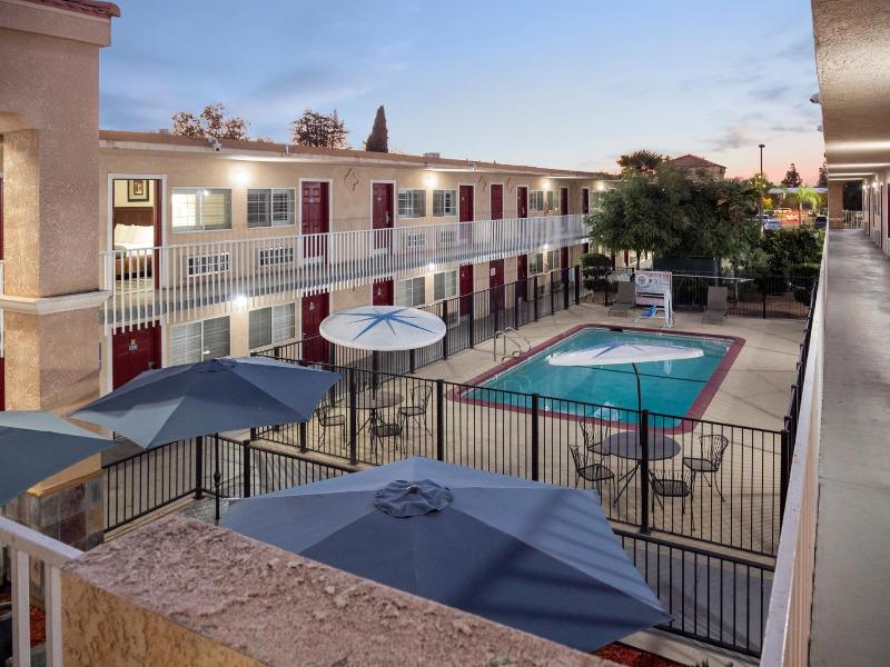 Dream Inn image
