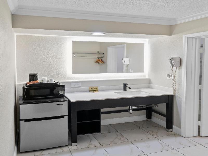 Dream Inn image