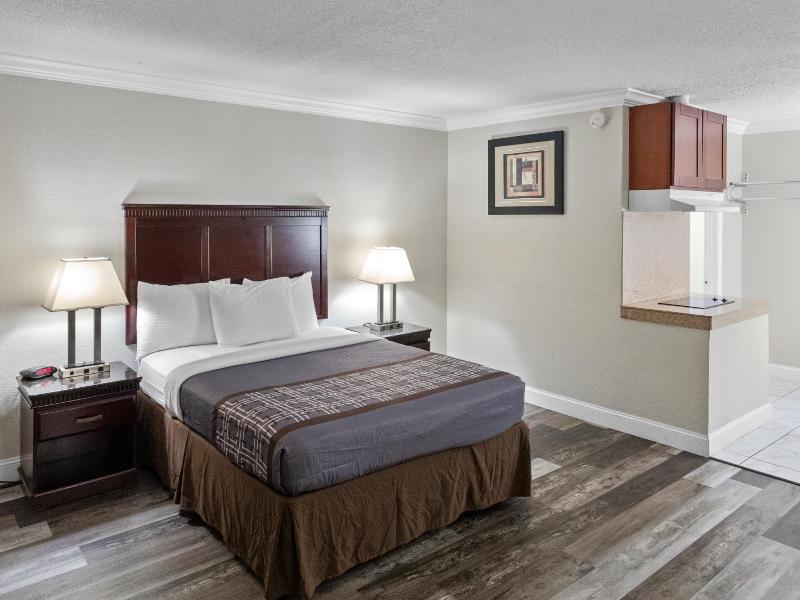 Dream Inn image