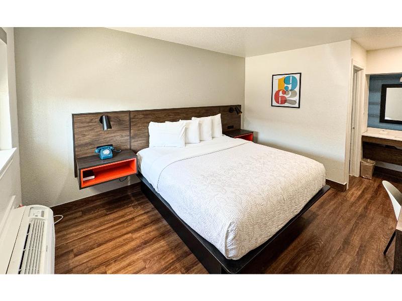 Motel 6 Classic Galveston, TX Beach-Seawall GA image