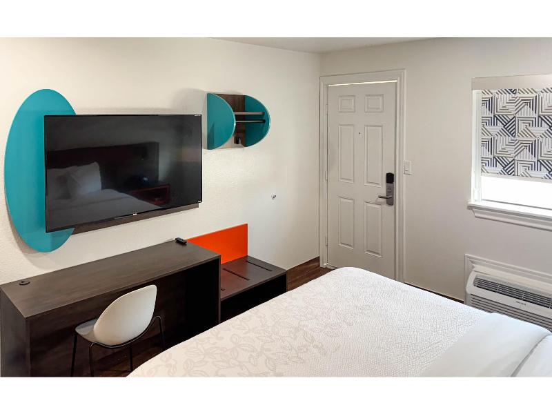 Motel 6 Classic Galveston, TX Beach-Seawall GA image