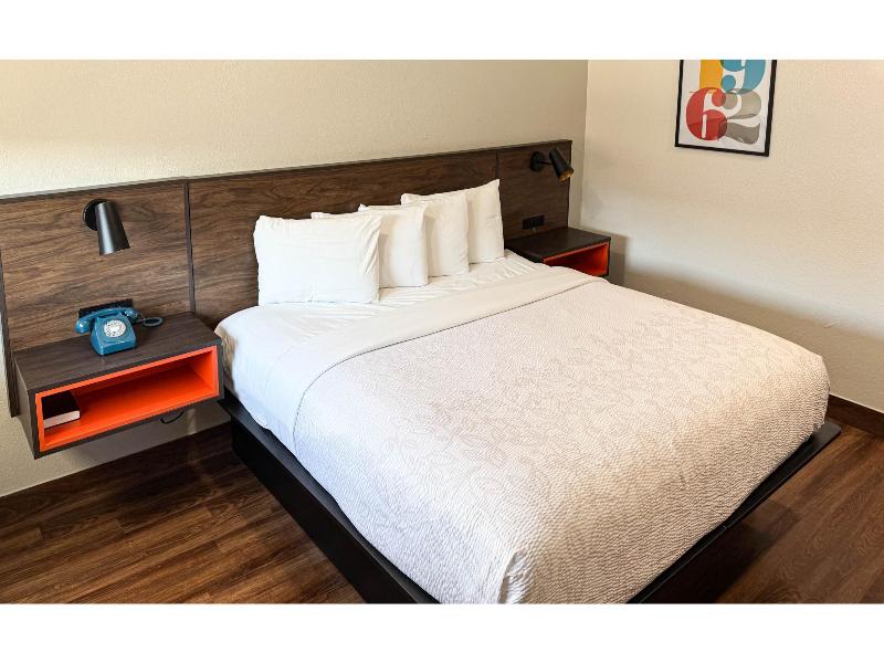 Motel 6 Classic Galveston, TX Beach-Seawall GA image