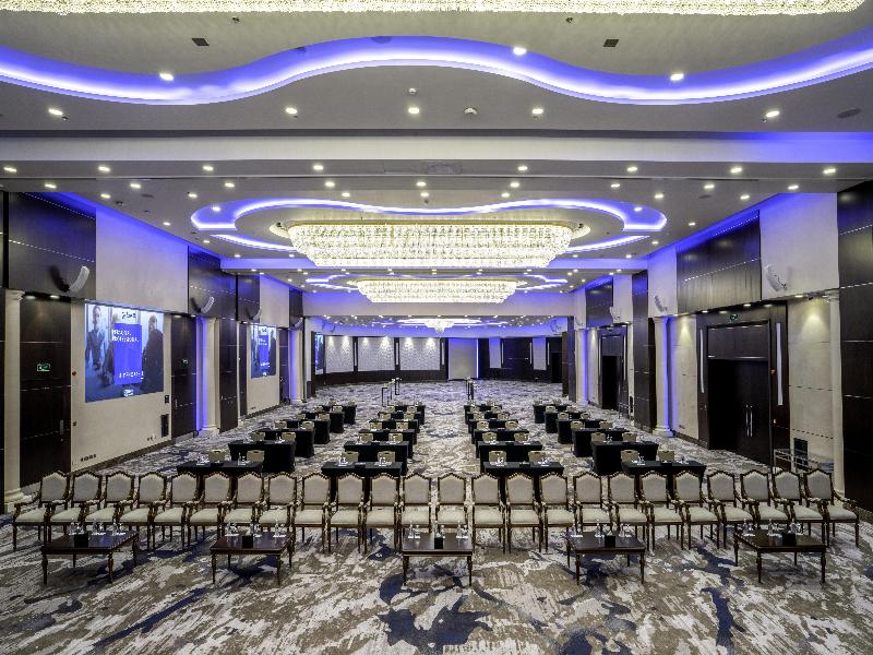 The Diplomat Radisson Blu Hotel, Residence & Spa image