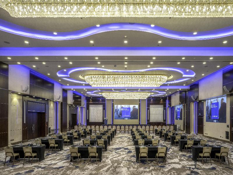 The Diplomat Radisson Blu Hotel, Residence & Spa image