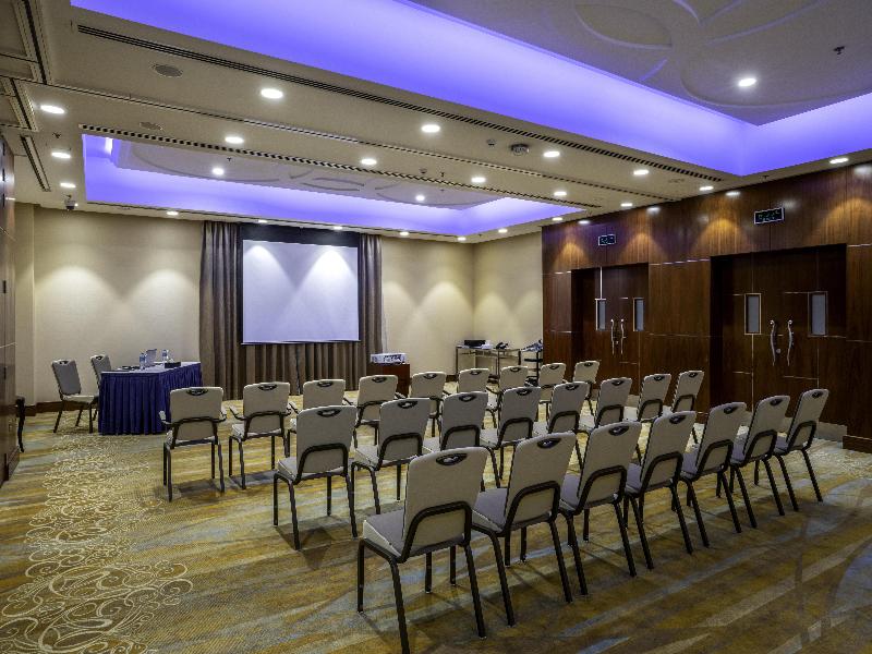 The Diplomat Radisson Blu Hotel, Residence & Spa image