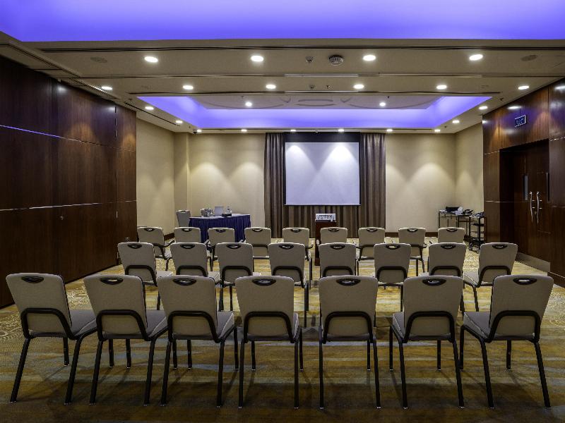 The Diplomat Radisson Blu Hotel, Residence & Spa image